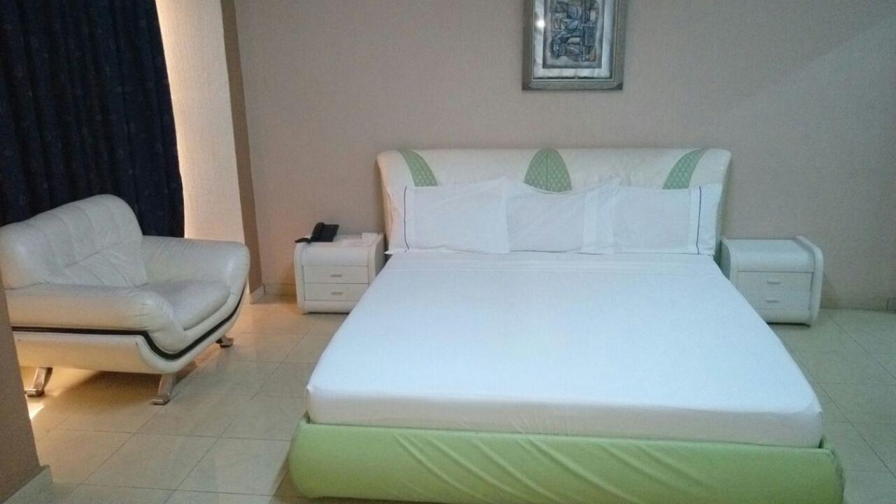 Riviera Hotel Benin Cotonou Buitenkant foto