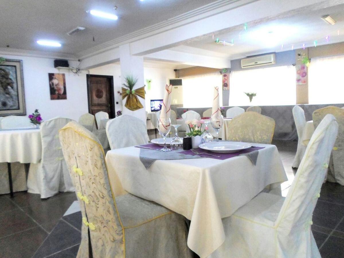 Riviera Hotel Benin Cotonou Buitenkant foto