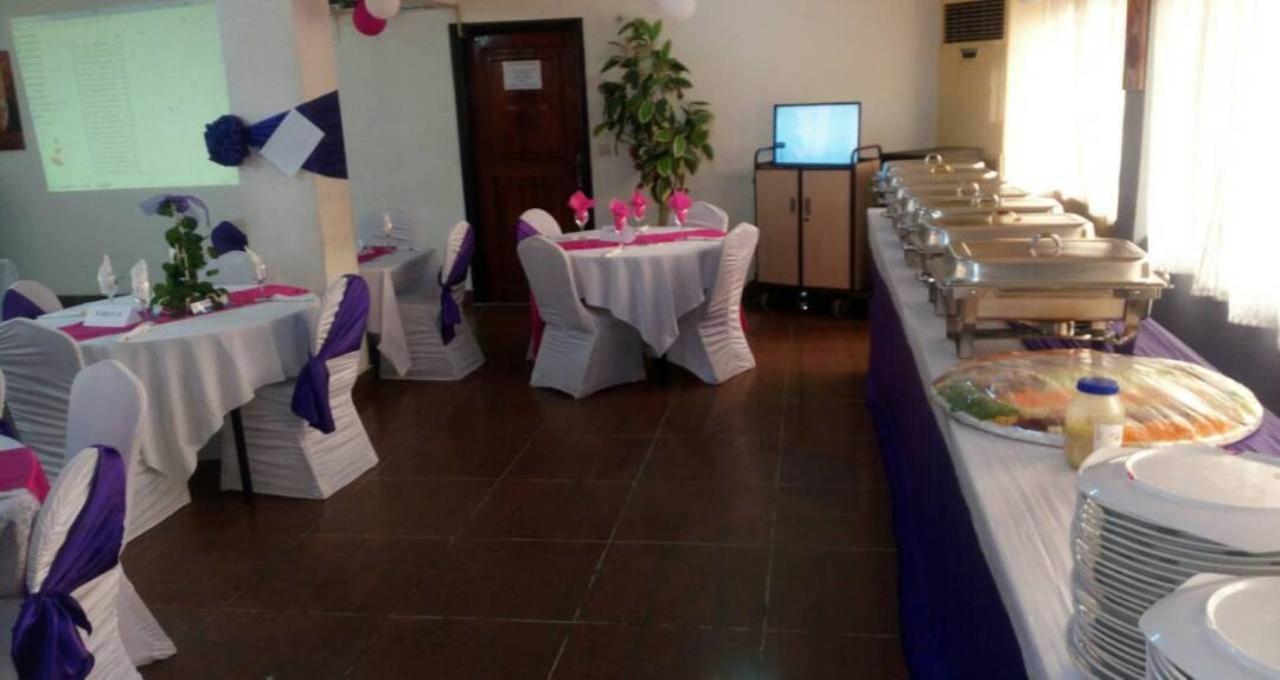 Riviera Hotel Benin Cotonou Buitenkant foto