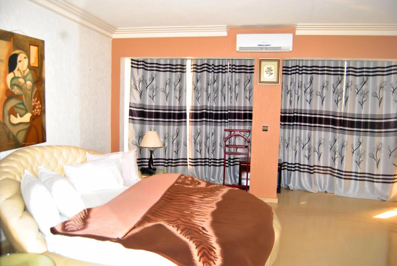 Riviera Hotel Benin Cotonou Buitenkant foto
