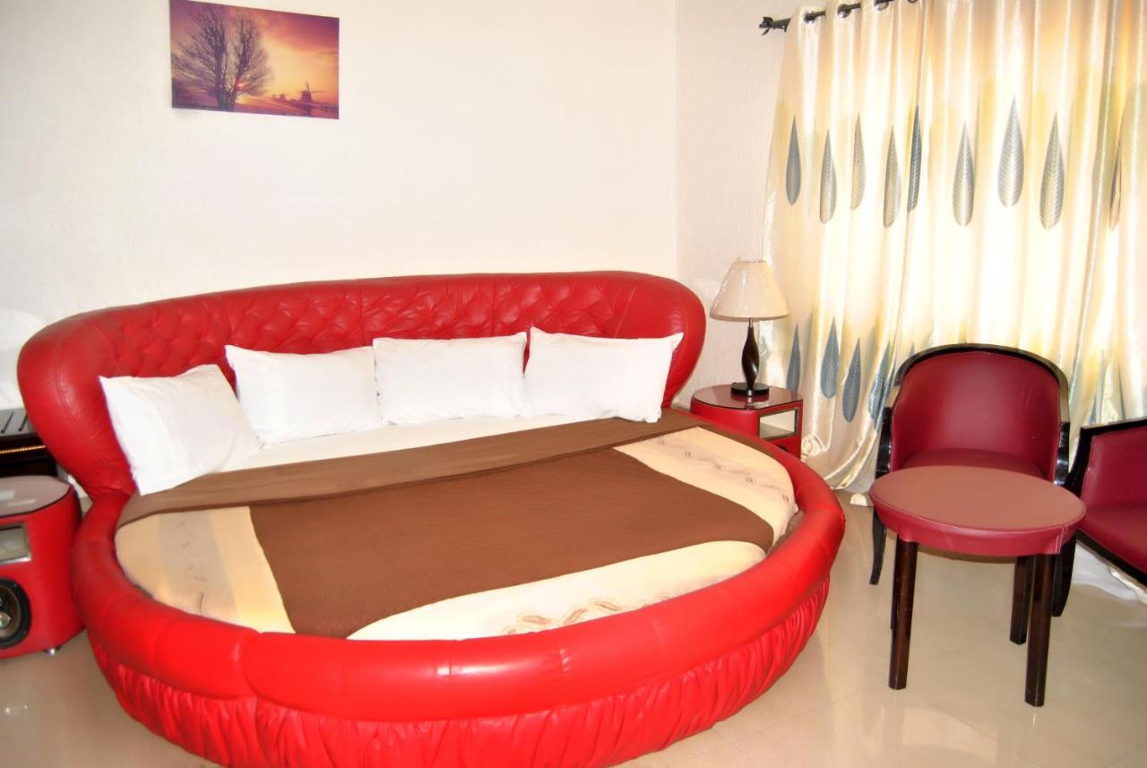 Riviera Hotel Benin Cotonou Buitenkant foto
