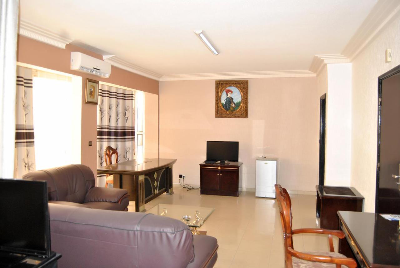 Riviera Hotel Benin Cotonou Buitenkant foto