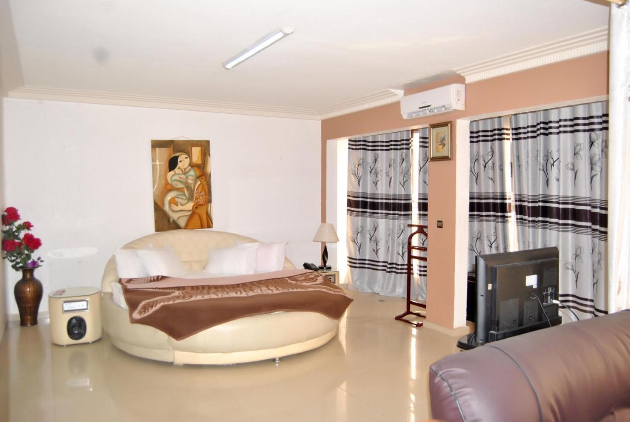 Riviera Hotel Benin Cotonou Buitenkant foto