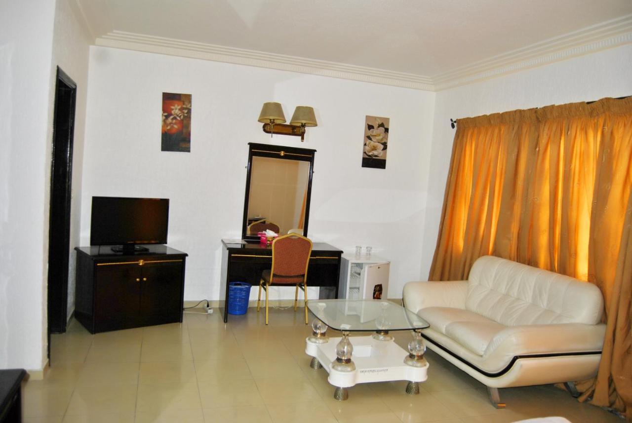 Riviera Hotel Benin Cotonou Buitenkant foto