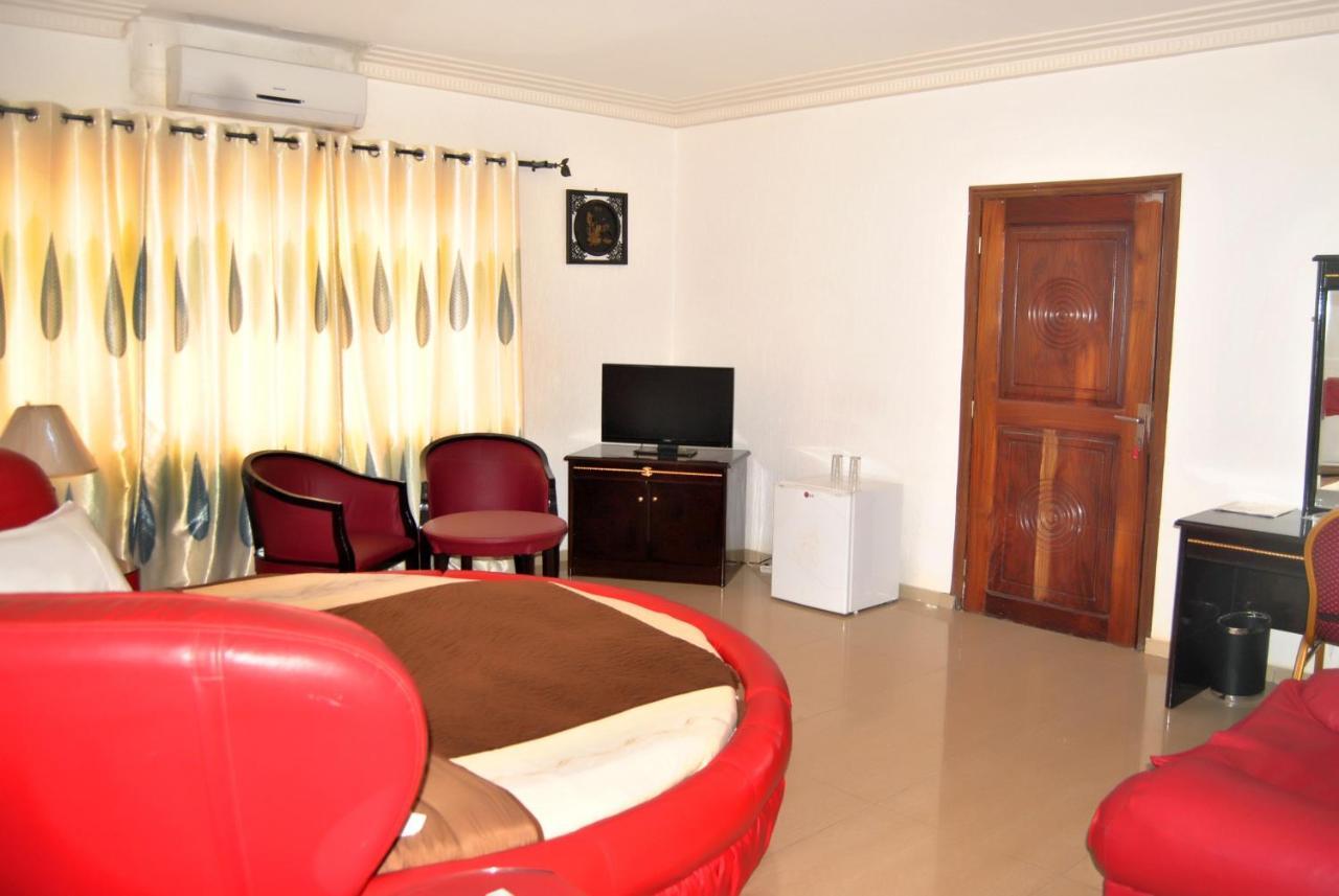 Riviera Hotel Benin Cotonou Buitenkant foto