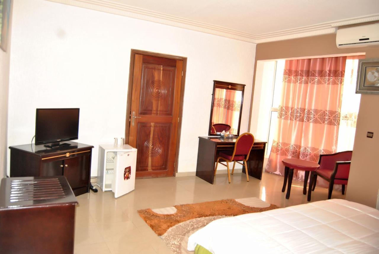 Riviera Hotel Benin Cotonou Buitenkant foto