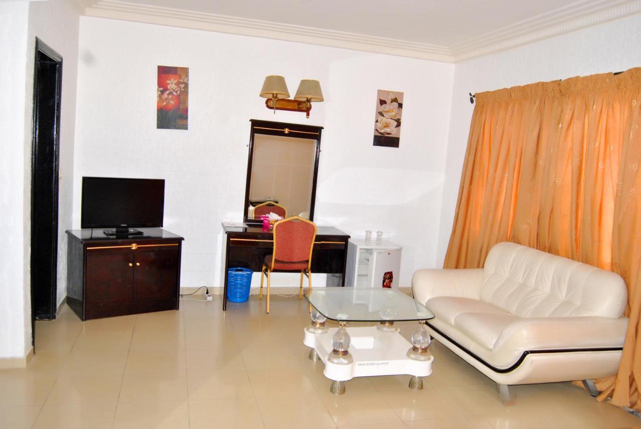 Riviera Hotel Benin Cotonou Buitenkant foto