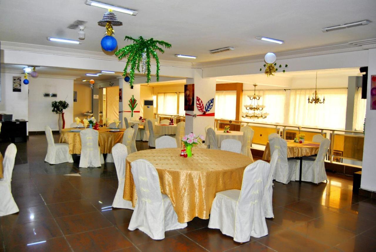 Riviera Hotel Benin Cotonou Buitenkant foto