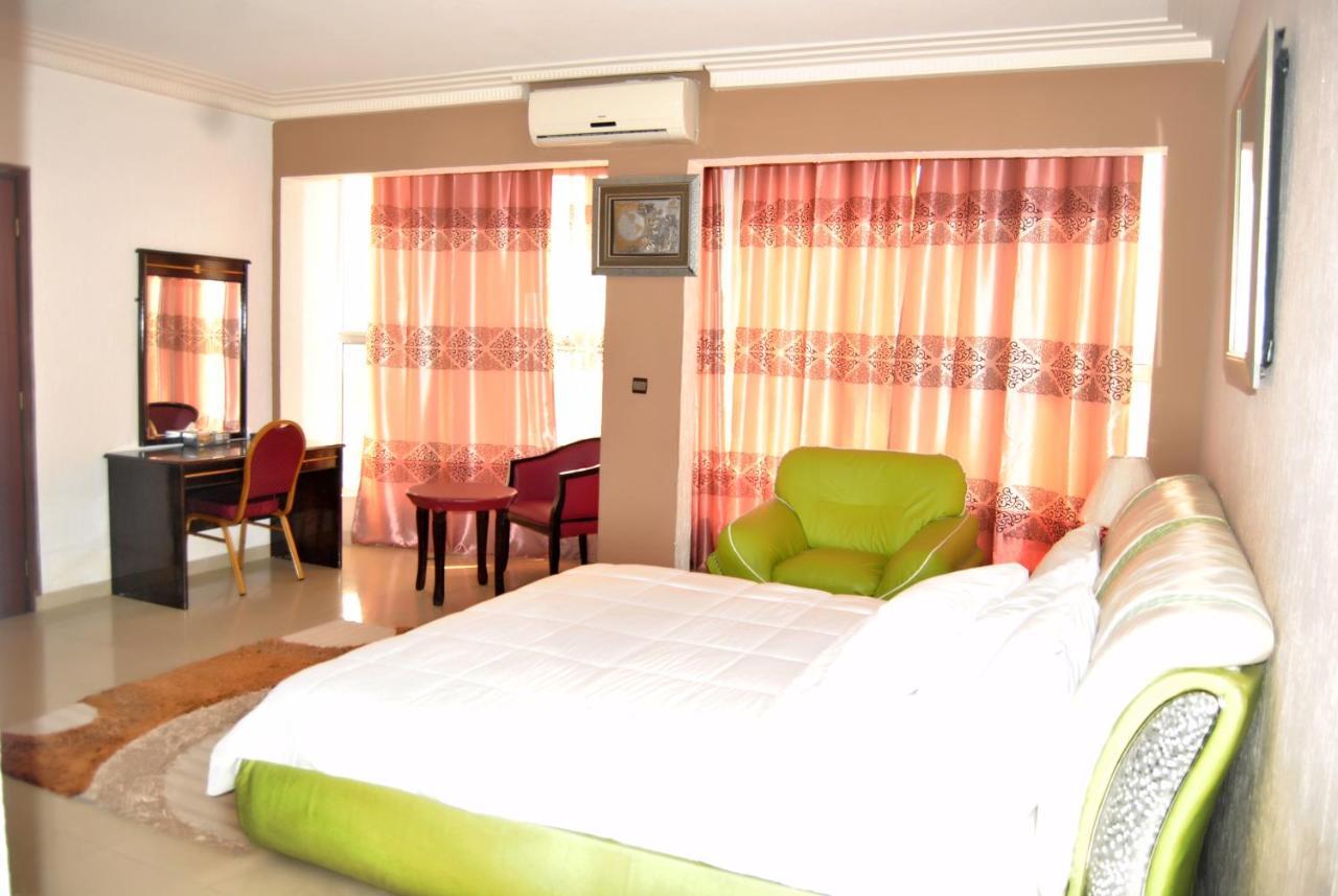 Riviera Hotel Benin Cotonou Buitenkant foto
